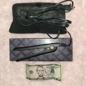 Mini Amika flat iron